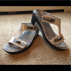 Alegria Sandals - like new! EUC